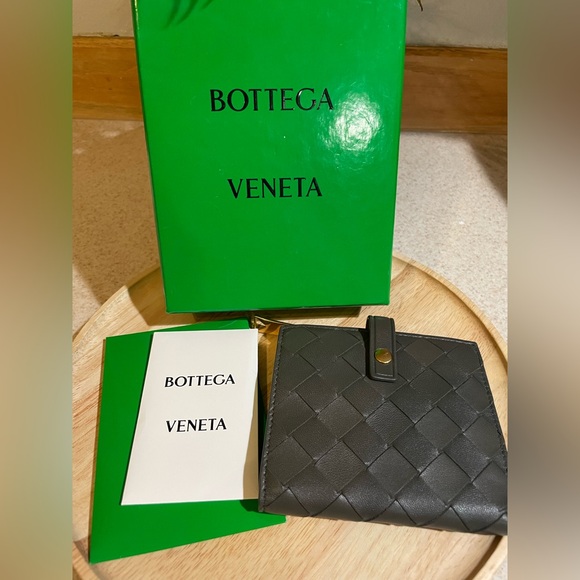 Bottega Veneta Intrecciato Leather Wallet - Picture 1 of 5